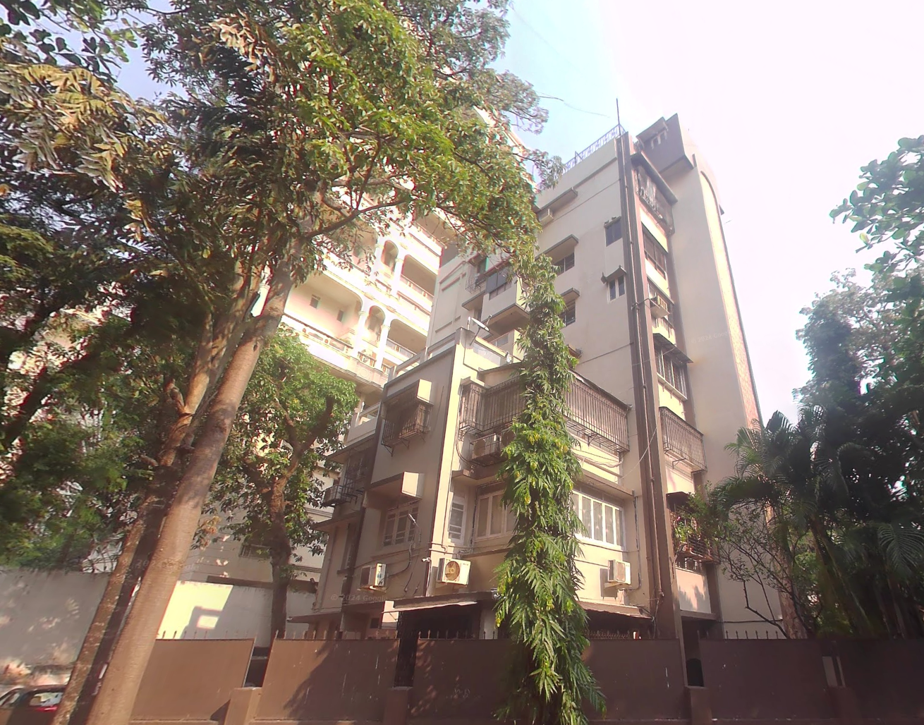 Ray House Apartment