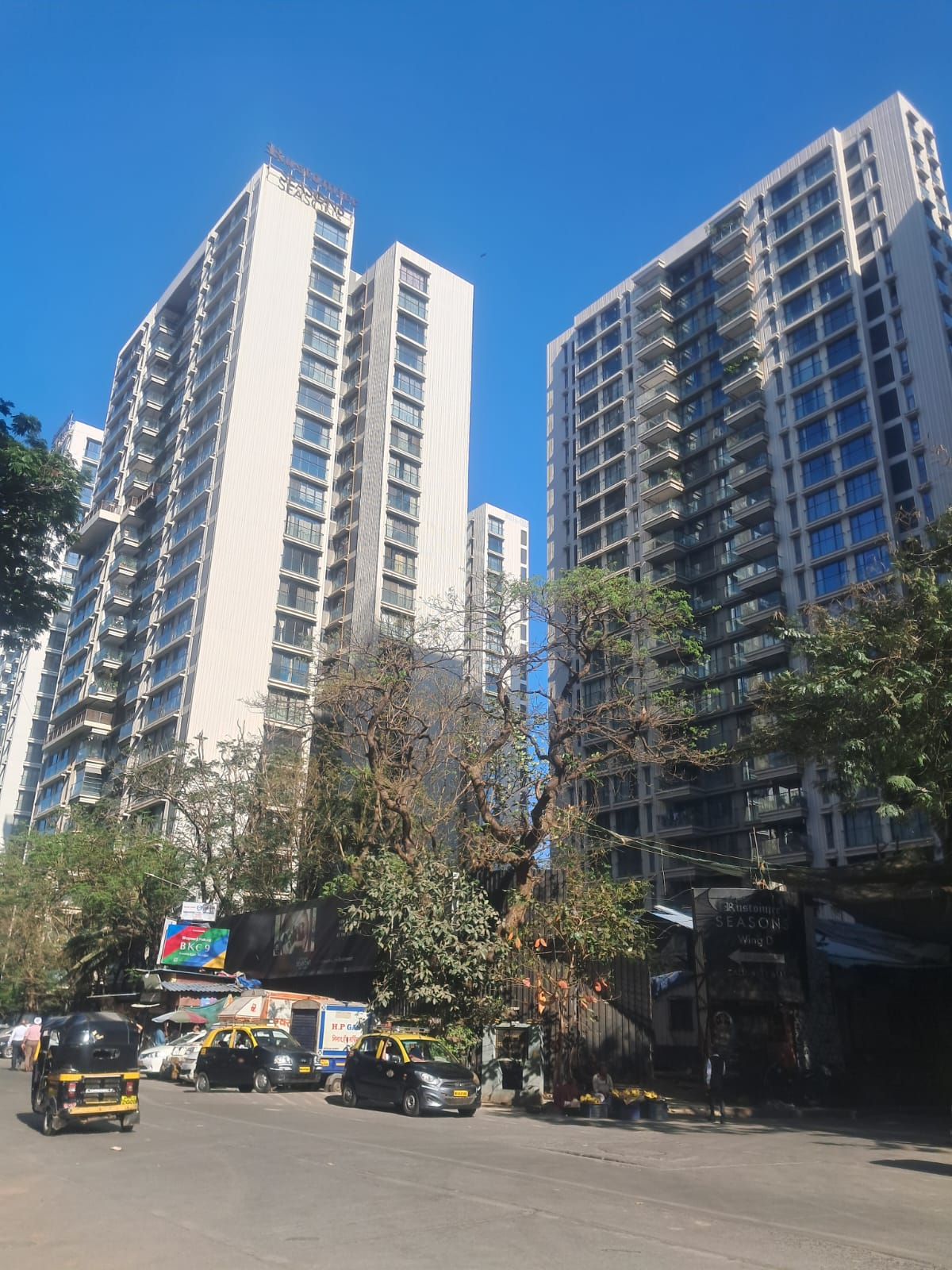 Rustomjee Seasons