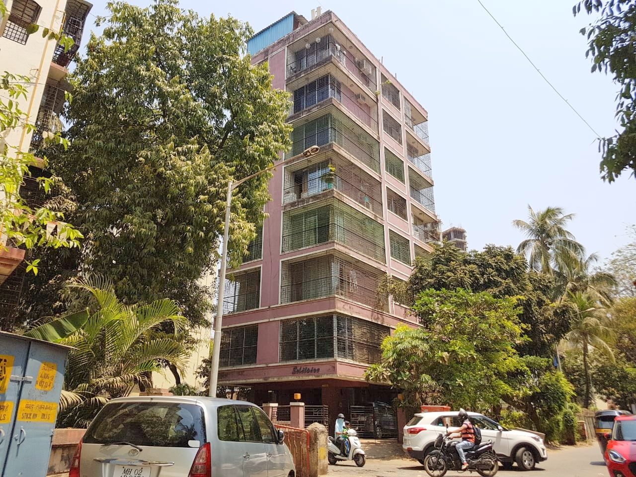 Solitare Building